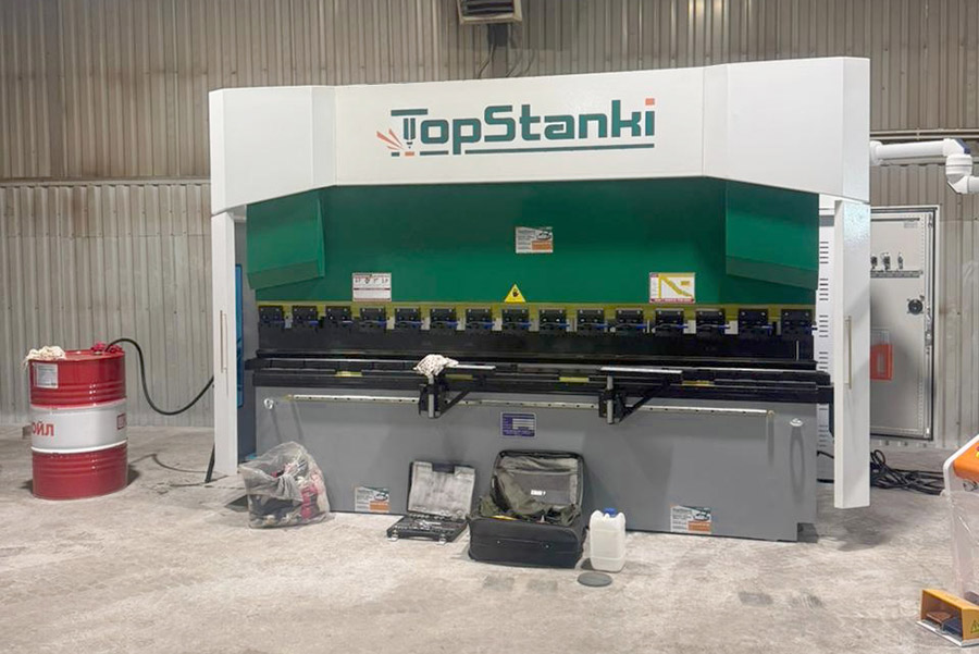 Запуск листогибочных станков в трёх регионах России 2 гидравлический листогибочный пресс TS-P 100/3200